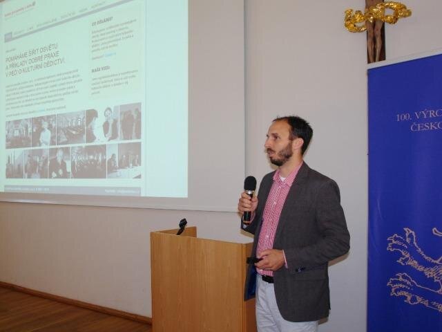 Na konferenci vystoupil také Aleš Kozák, který představil činnost Institutu pro památky a kulturu.