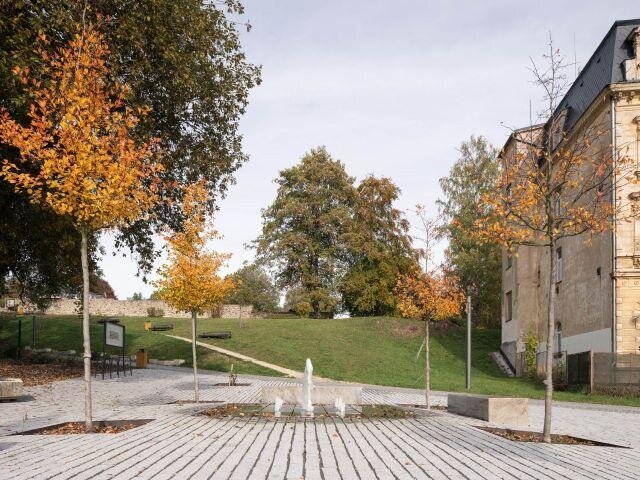 Vodní prvek v revitalizovaném parku