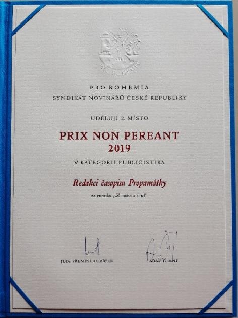 Za pravidelnou rubriku Z měst a obcí prezentovanou ve čtvrtletníku PROPAMÁTKY obsadila jeho redakce druhé místo.