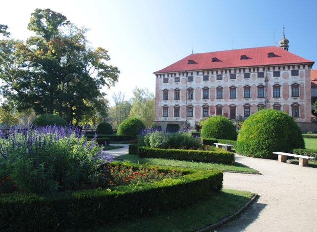 V zámeckém parku plánuje nová kastelánka Michaela Prokopová i geokešink.
