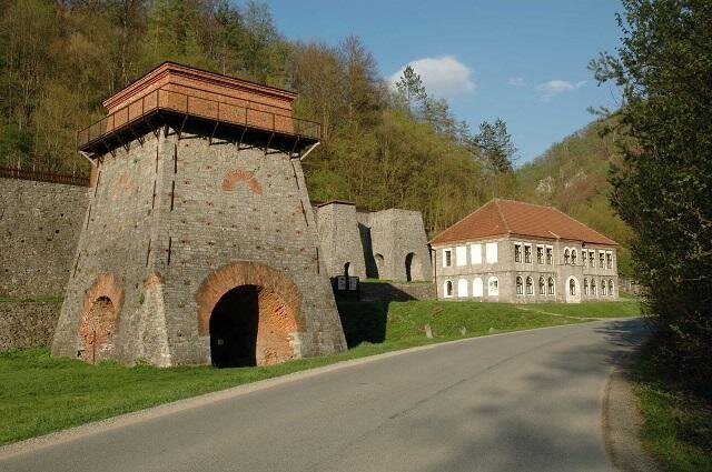 Vysoká pec zvaná Františka je svými rozměry a výškou 10 metrů impozantní dominantou celého areálu.