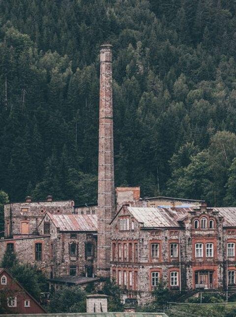 Fabrika v Temném dole bude dalším zastavením projektu Monument/um.