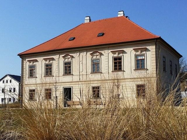 Celkový pohled na střechu s okny Solara KLASIK na realizaci v Kutné Hoře