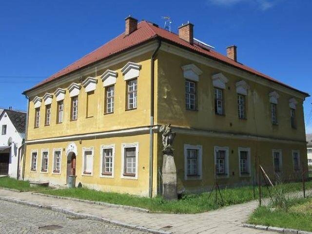 Výtěžek z plavby 10 tisíc korun zašleme na transparentní povodňový účet města Vidnava, konkrétně na obnovu zatopeného klasicistního bytového domu čp. 121.