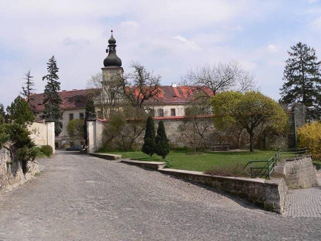 Zámek v Bělé pod Bezdězem