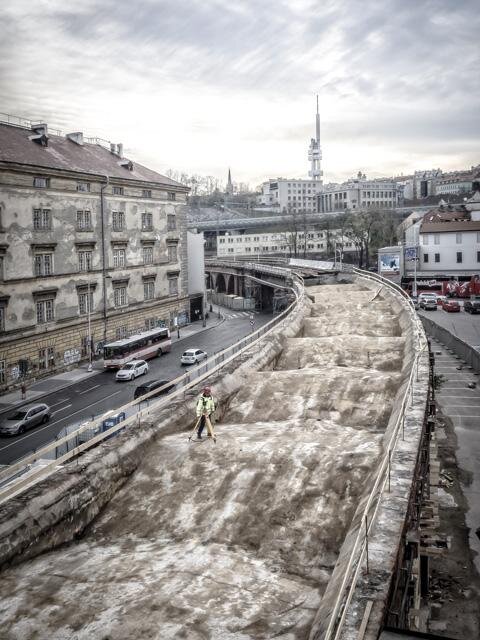 Obnova byla prováděna v celé své délce konstrukce.