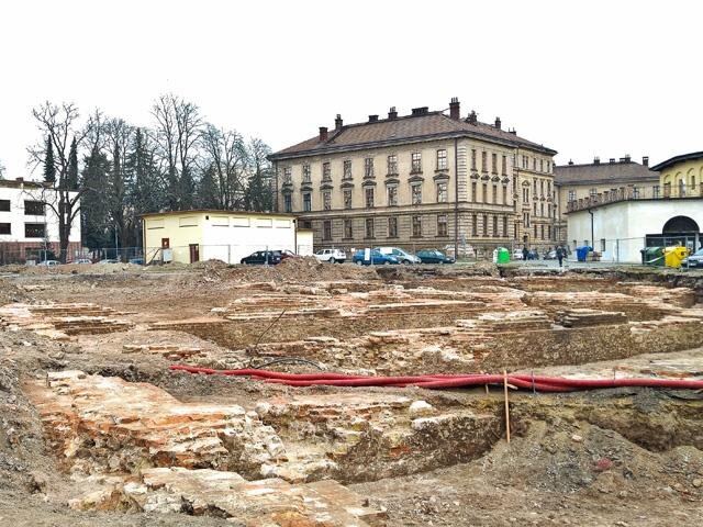 Na jednom z posledních nezastavěných území v historickém jádru města je plánován parkovací dům.