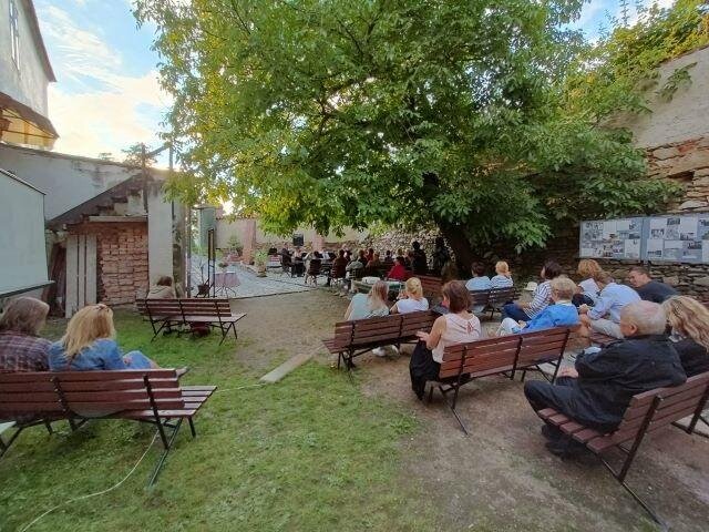 Písečtí i turisté chodí za kulturou "ke Slonovi" rádi.