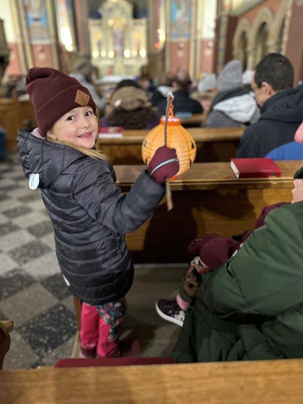 Charitativní lampionový průvod MŠ Kbely za varhany