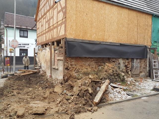 Spolek přátel města Kraslice opravuje cennou památku již osm let.