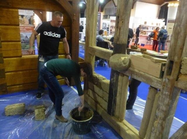 K vidění jsou i praktické ukázky postupů, které se používají při rekonstrukcích památek.
