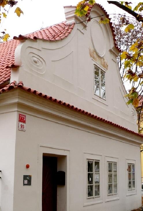Hlavní průčelí špitálu Nejsvětější Trojice