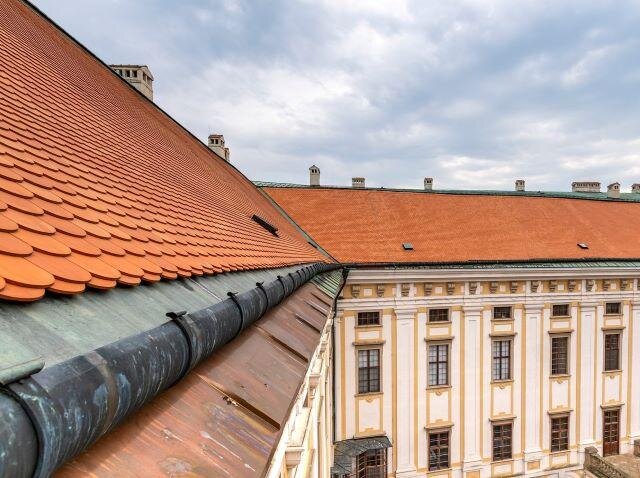 Detail zakončení střech nad okapy