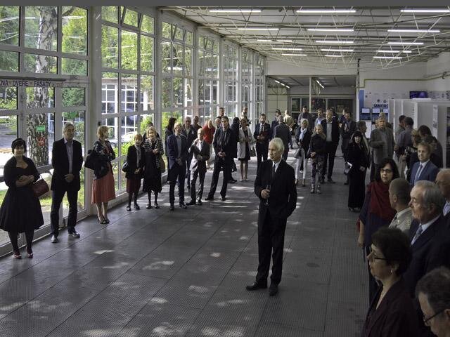 Slavnostní zahájení provozu nového pavilonu Technického muzea Liberec, uprostřed Jiří Němeček, ředitel muzea, přítomni také izraelský velvyslanec s chotí