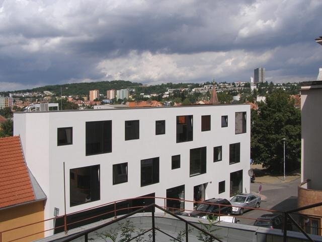 Polyfunkční dům na Burianově náměstí v Brně-Žabovřeskách od architekta Tomáše Pilaře
