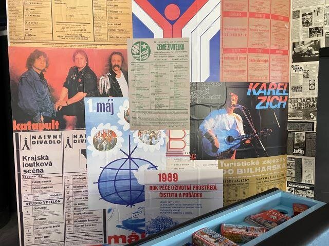 Dobové plakáty na kulturu a trávení volného času – Spartakiáda 1980, koncert Karla Zicha nebo kapely Katapult, Městská divadla pražská a další 