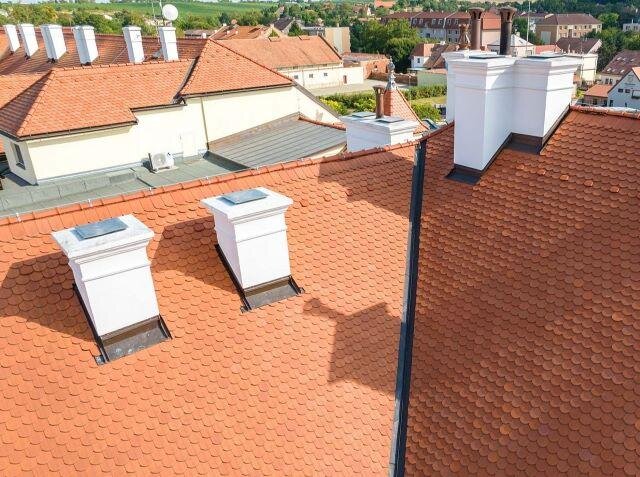 Napojení střech jednotlivých křídel objektu
