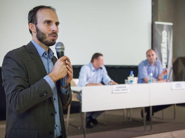 Moderátorem panelové diskuze byl Aleš Kozák, ředitel Institutu pro památky a kulturu.