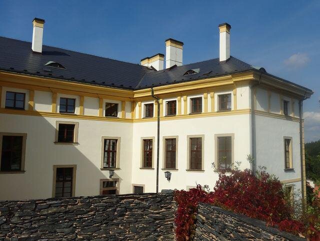 Zadní trakt zámku po opravě