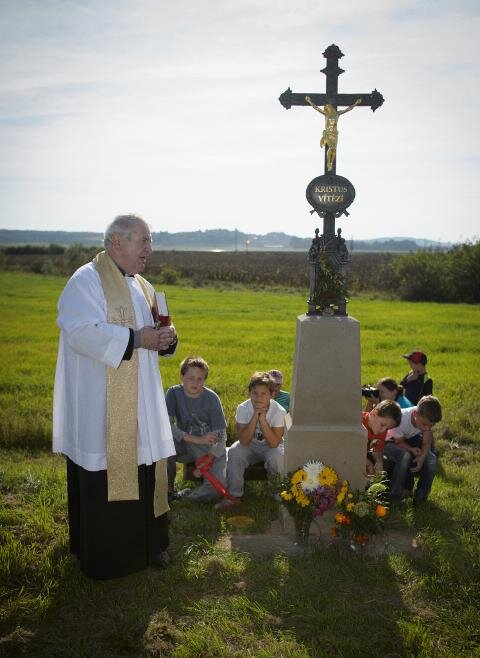 Obnovený Domecký křížek u Ratenic