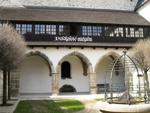 Prácheňské muzeum v Písku bude účastníkům volně přístupné po celou dobu konání konference zdarma.