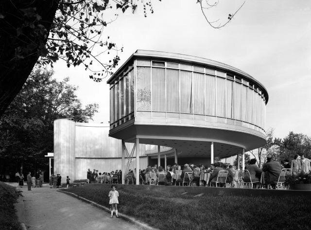 František Cubr stojí za návrhem restaurace Expo 58 v Praze.