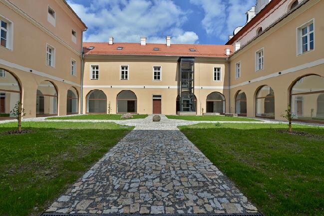 Areál vznikl v letech 1642–1666 a po roce 1855 byl upraven jako věznice.