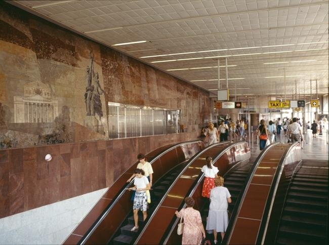 Stanice Anděl, horní vestibul, foto 80. léta