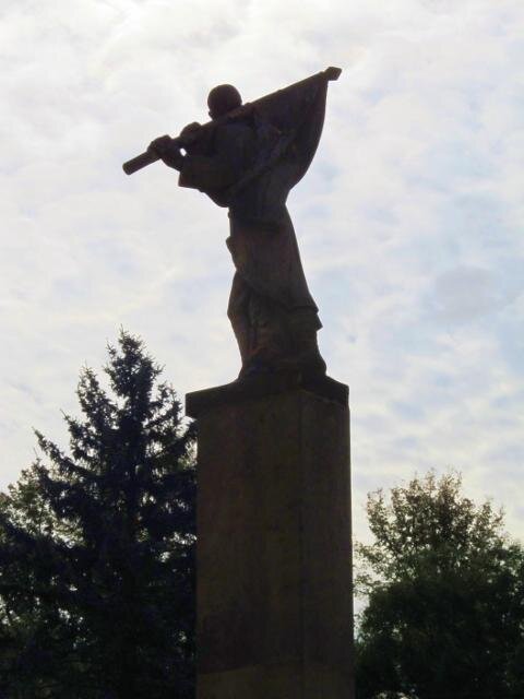Nové Město nad Metují, pomník obětem první a druhé světové války