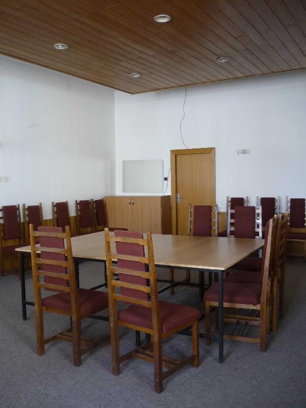 Malý salonek ve druhém nadzemním podlaží před obnovou