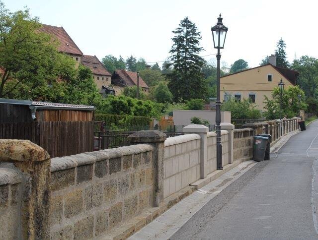 Zrekonstruovaná opěrná zeď