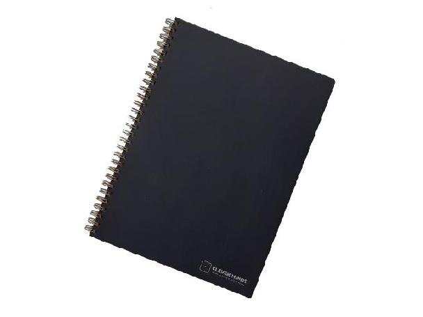 Notes Clever Journal z tradičního kvalitního materiálu má 100 stránek pro každodenní poznámky i plánování.