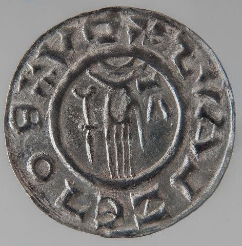 Denár Boleslava II. (972–999), Čechy, typ ruka-kaplice, líc