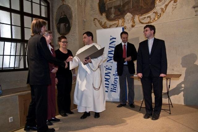 Oceněným poblahopřál také fr. Benedikt Tomáš Mohelník OP, Th.D., provinciál České provincie Řádu bratří kazatelů – dominikánů.