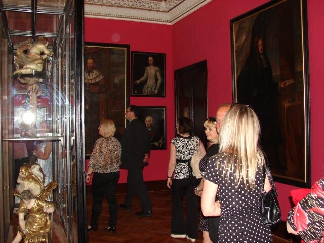 Součástí expozice je také výstava portrétů členů rodu Valdštejnů.