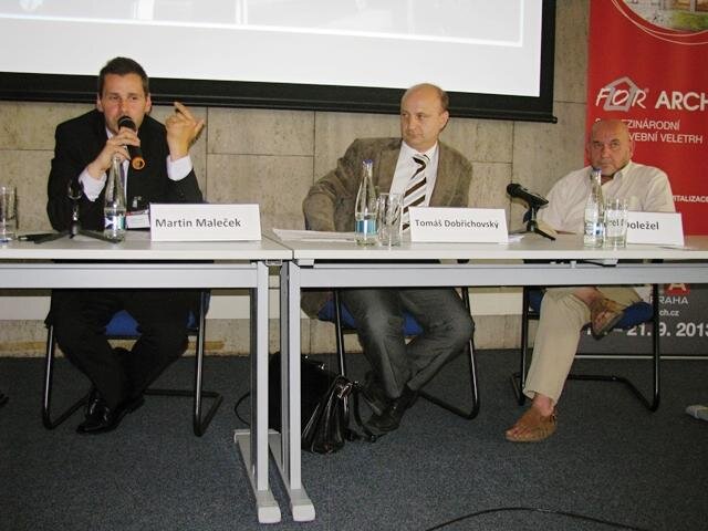 V odpoledním bloku konference se uskutečnila panelová diskuze na téma zachování unikátního sídliště Lesná v Brně.