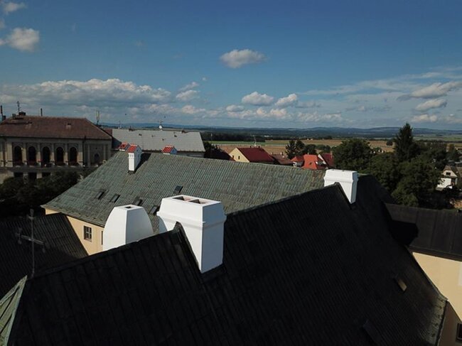 Detail střešní krajiny památky