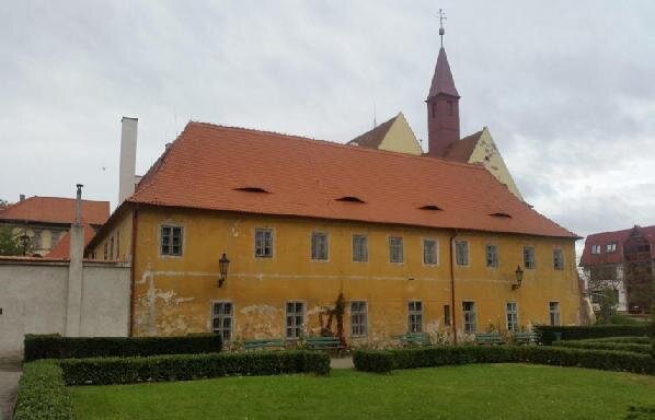 Areál kláštera před obnovou