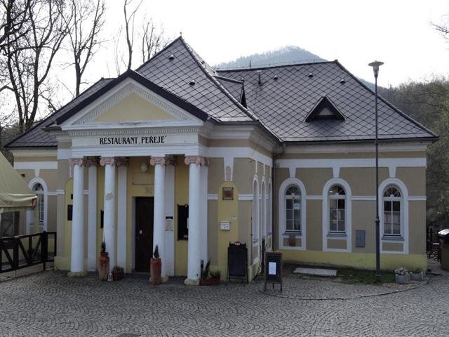 Stav fasády před obnovou