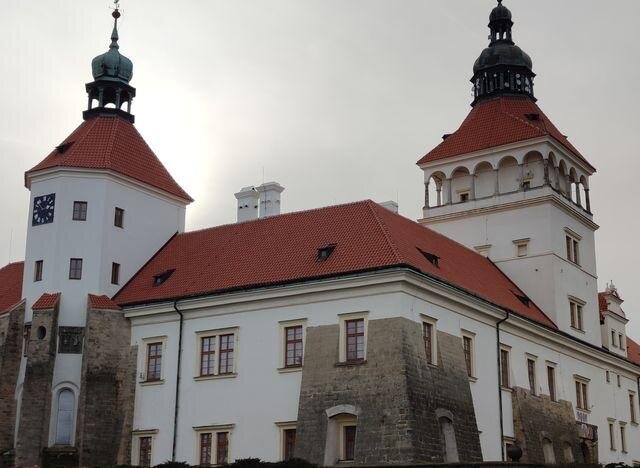 Na zámku Smečno sídlí Domov Pod Lipami – poskytovatel sociálních služeb.