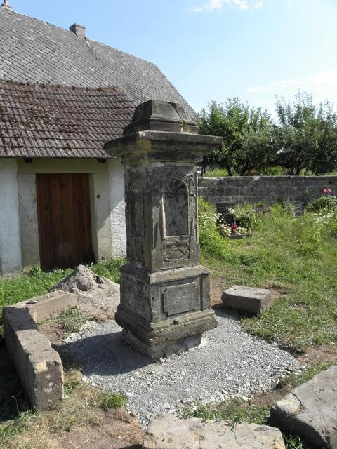 Stav kříže během obnovy