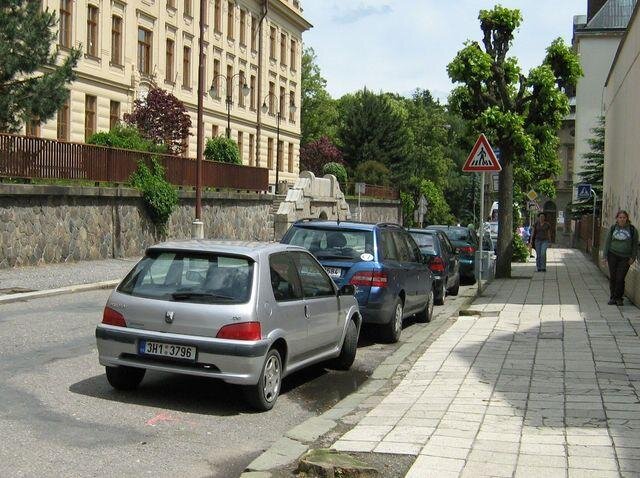 Původní stav Štáflovy ulice v roce 2009