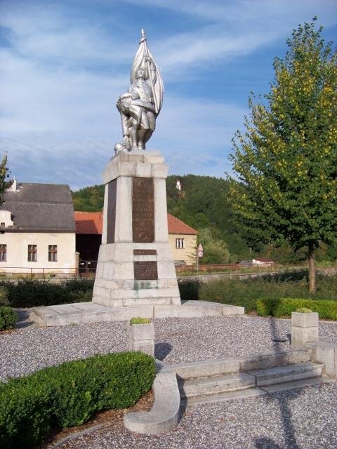 Volyně, náměstí Hrdinů, pomník obětem první světová války