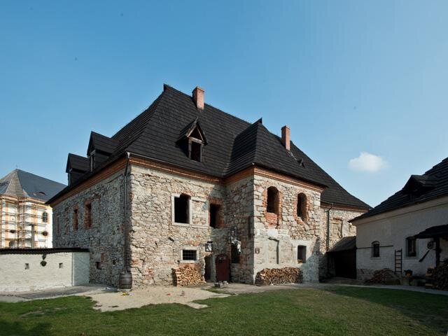Skalnou v roce 1997 koupil soukromý majitel, který postupně provádí rekonstrukci. 