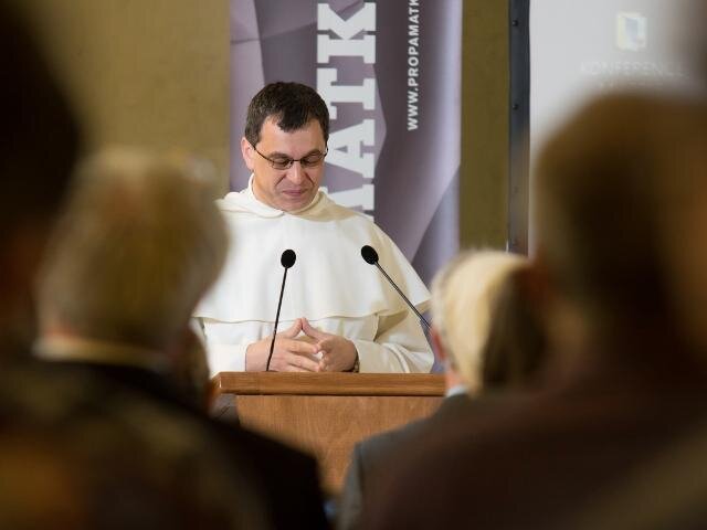 Za hostitele konference promluvil provinciál řádu dominikánů Benedikt Tomáš Mohelník.