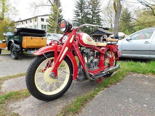 Jawa 500 OHV byla jedním z motocyklů na setkání veteránů na Křivonosce v roce 2017.