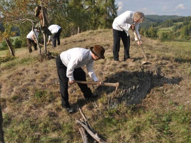 Ruční otvírka břidlicového ložiska byla připomínkou břidlicového průmyslu v kraji.