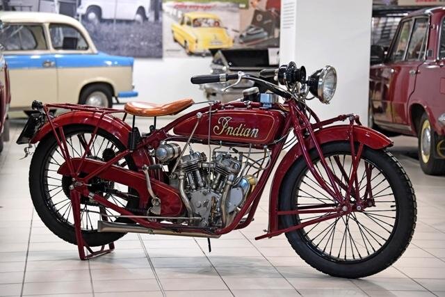 Motocykl Indian získaný Technickým muzeem v Brně