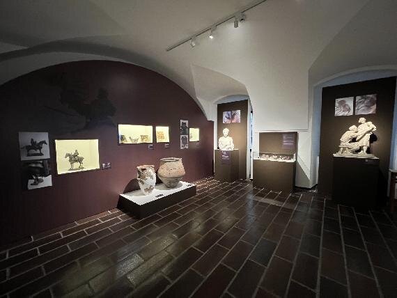 Prostřednictvím výstavy nahlédnete do restaurátorských a konzervačních dílen.