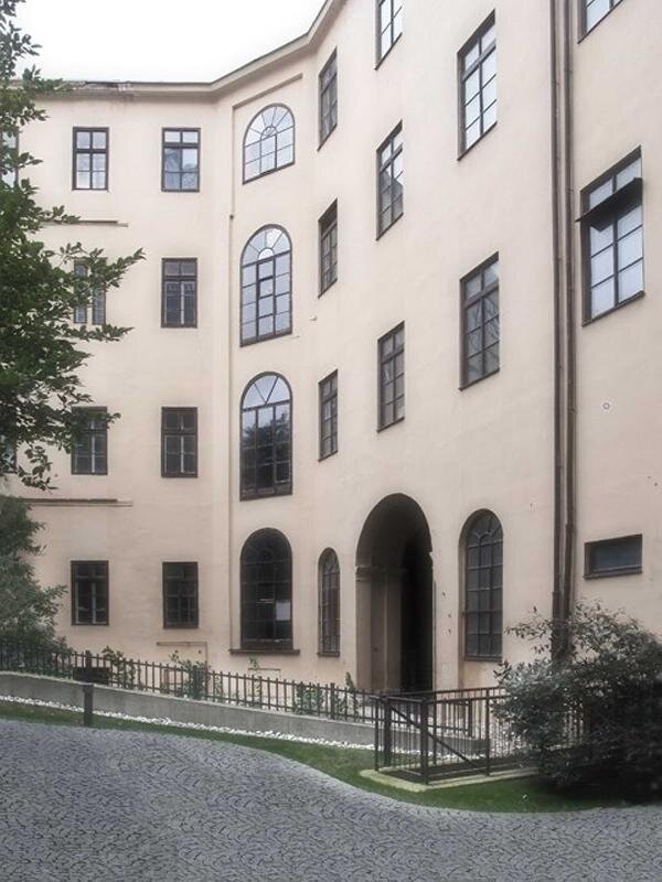 Pohled na dvorní fasádu paláce
